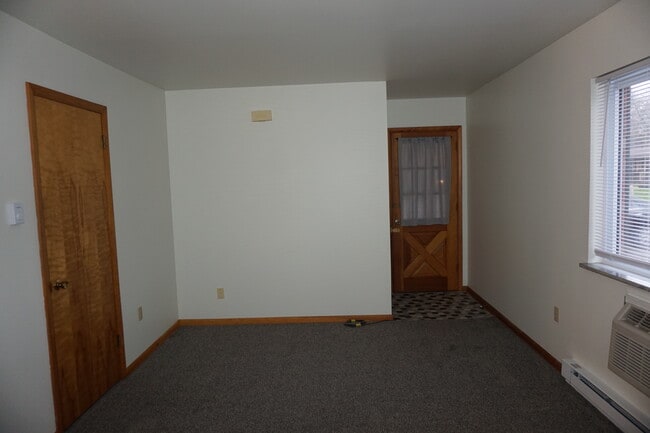 Building Photo - 925 Gasche St