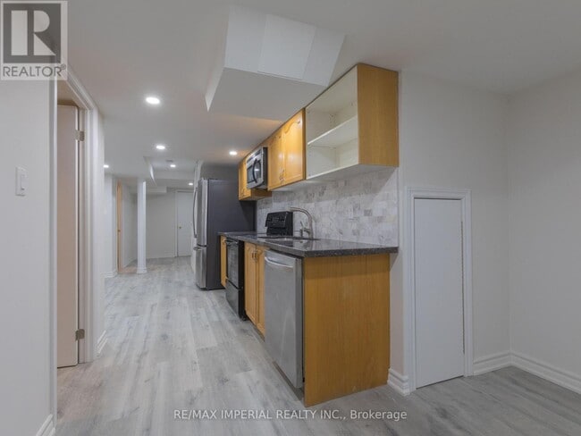 Building Photo - 8 Harlequin Ct