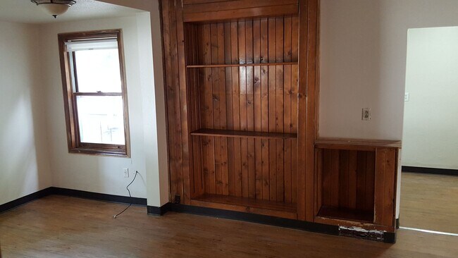 Building Photo - 430 N Ashland Ave