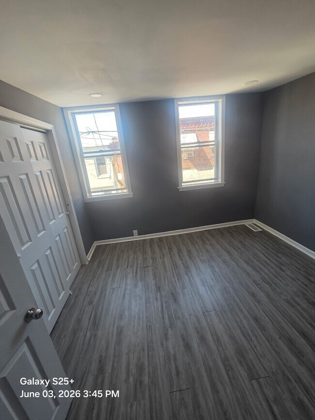 Foto del edificio - 944 Cantrell St