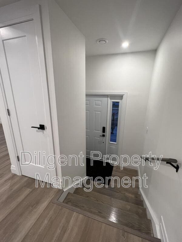 Building Photo - 438 Bellevue St