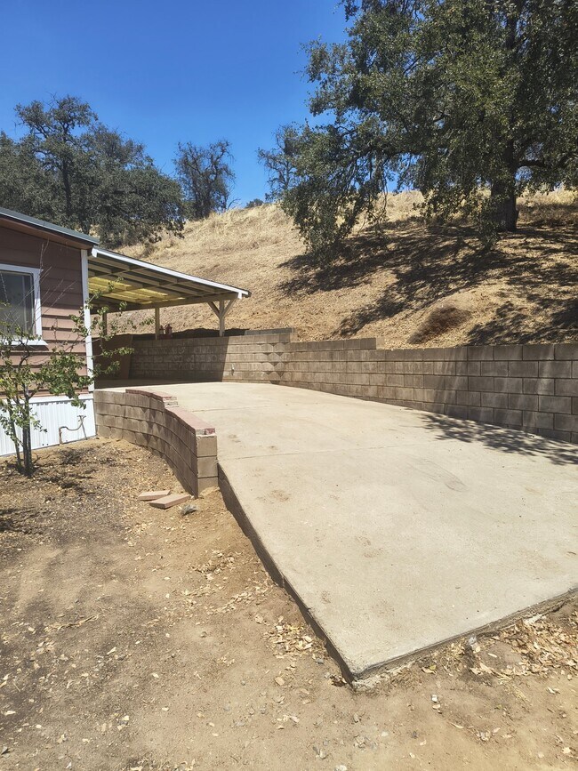Foto del edificio - 35468 E Kings Canyon Rd