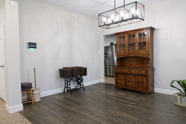 Foto del edificio - 2917 Dustin Dr