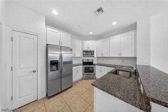 Building Photo - 1435 Santiago Cir