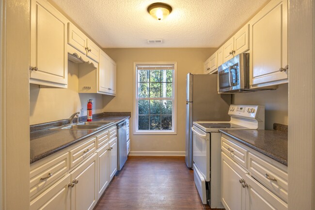 Foto del edificio - 101 Lindsay Ct