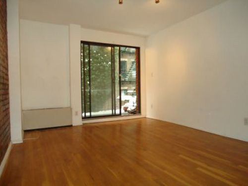 Foto del edificio - 333 W 11th St