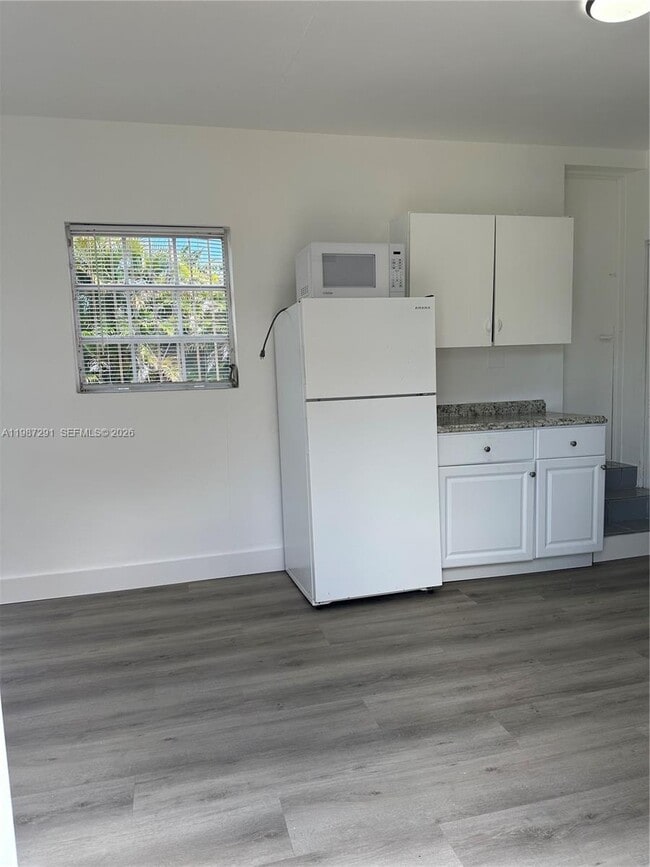 Building Photo - 1700 SW 14th Terrace