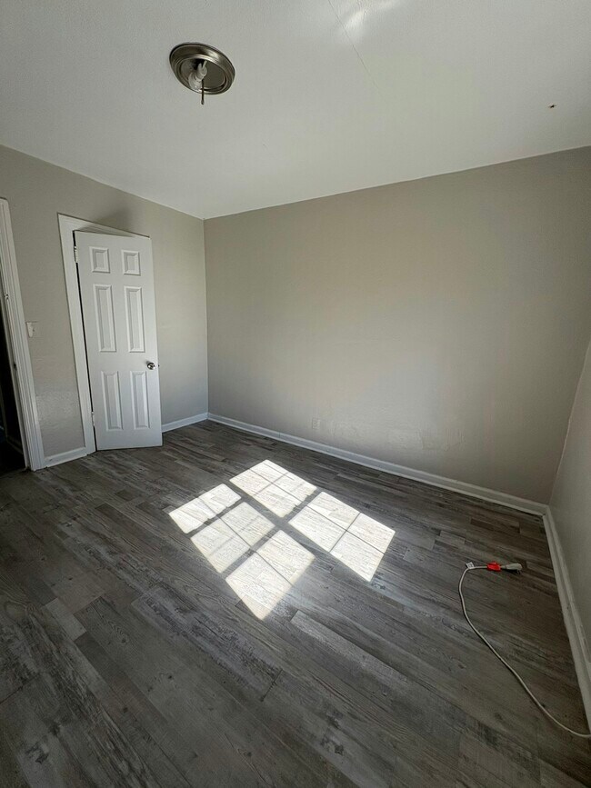 Foto del edificio - 5731 Court M