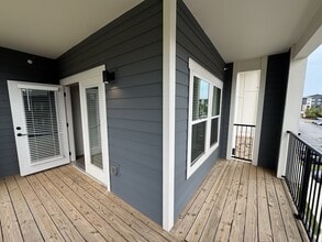 Interior Photo - The Crest at South Point