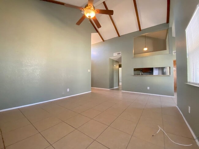 Building Photo - 4713 Harvest Ln