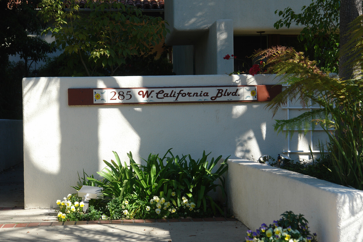 Building Photo - Casa California Apartments