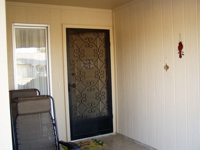 Foto del edificio - 9518 W Willowbrook Dr