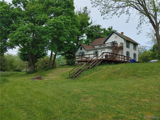 Building Photo - 770 Lake Rd