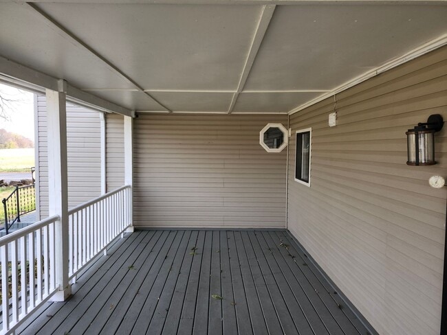 Photo - Large 4 BR, 2 Bath Country Home and Workshop