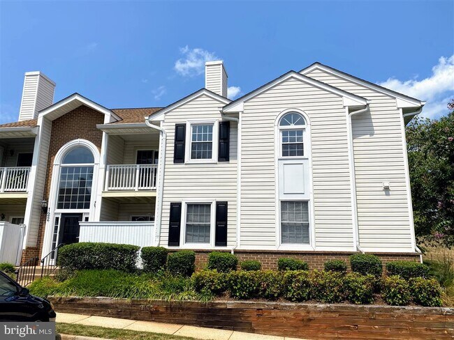 Building Photo - 122 Westwick Ct