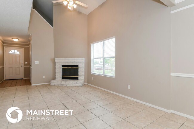 Building Photo - 627 Staffordshire Dr