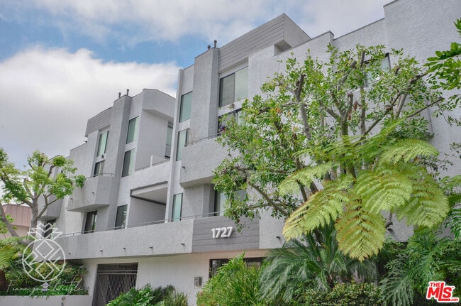 Foto del edificio - 1727 Glendon Ave