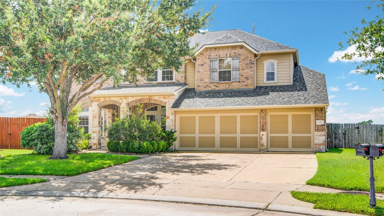 Foto principal - 18907 Manor Spring Ct