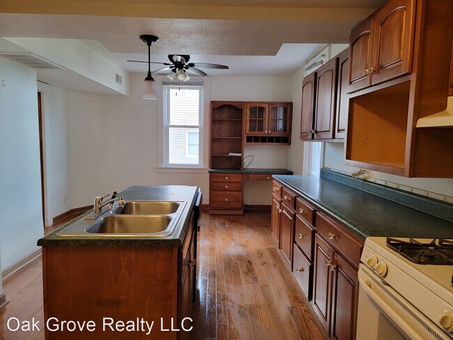 Building Photo - 2 br, 1 bath House - 548 Locust St