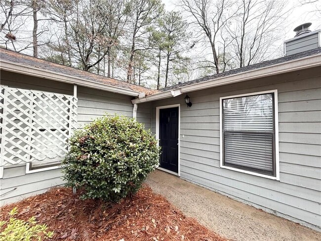 Building Photo - 1050 Mathews Ct