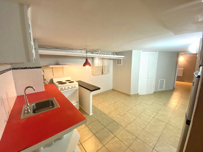 Building Photo - 6626 ditman street