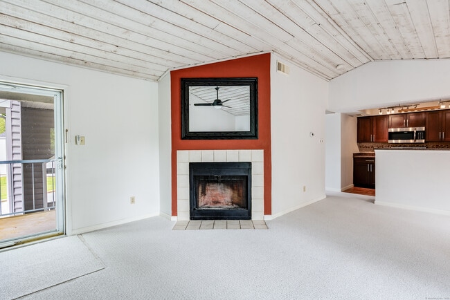 Building Photo - 28 Crown Knoll Ct