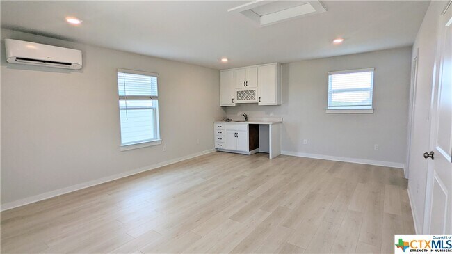 Foto del edificio - 346 Garner Dr