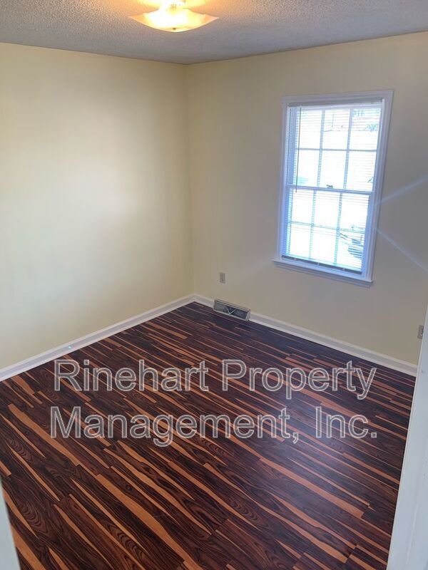 Building Photo - 446 Willowspring Ln