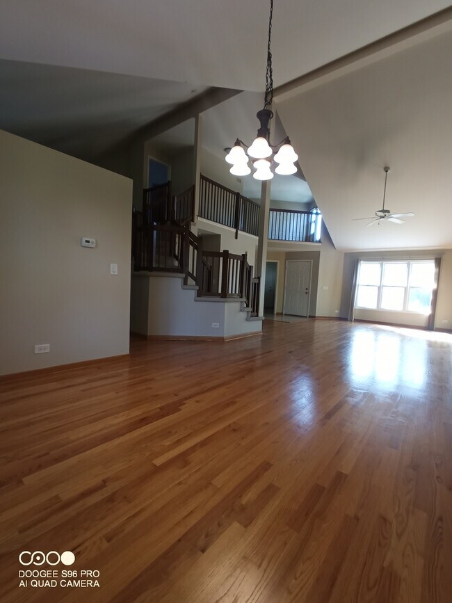 Building Photo - 2544 Live Oak Ln