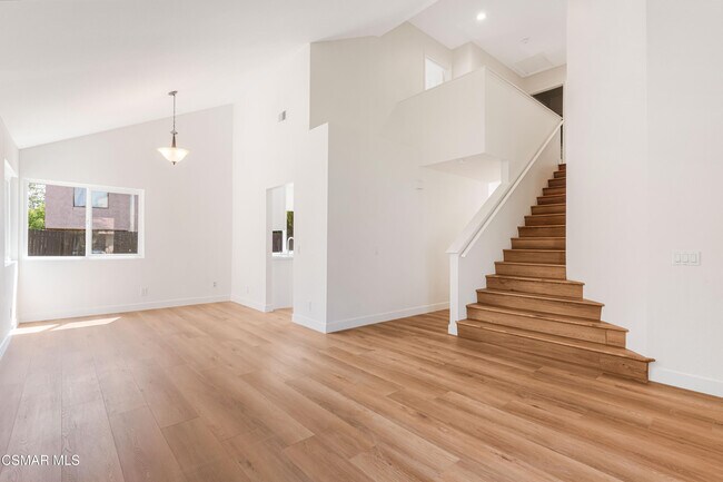 Building Photo - 2332 Hampton Ave