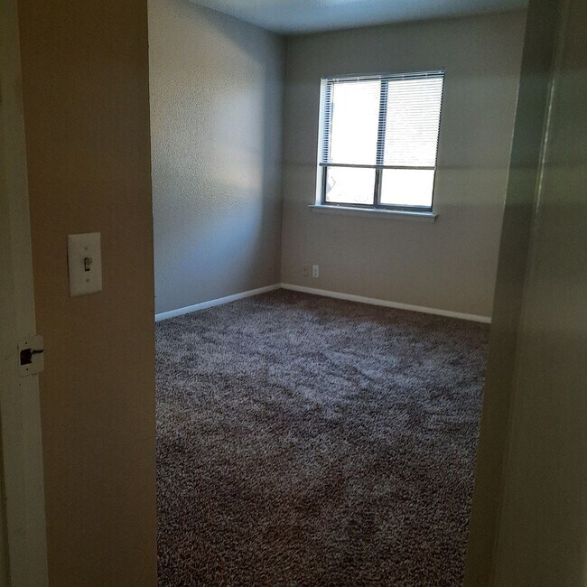 Foto del edificio - 5931 E 33rd Ct