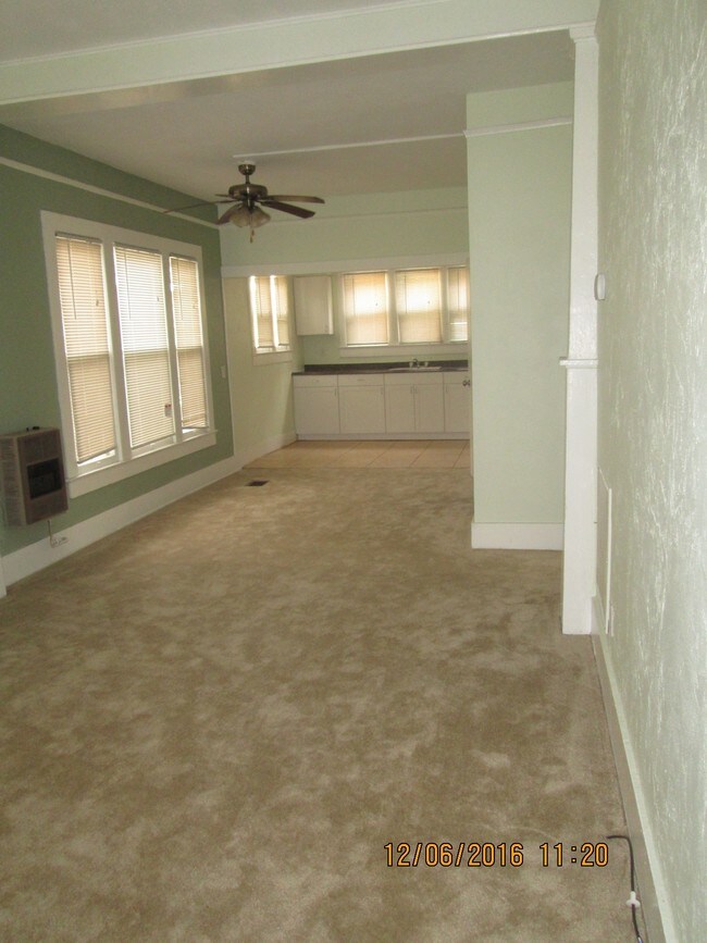 613 unit #1 3BR/2BA apt - 613 Seaman Pl