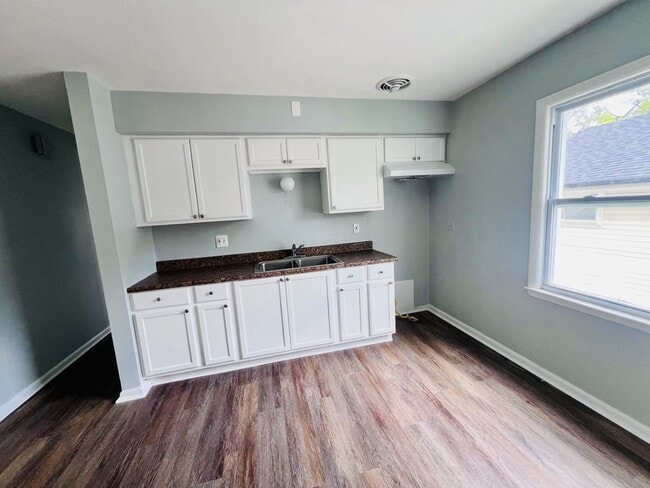 Building Photo - 6624-6626 W Carmen Ave (Duplex)
