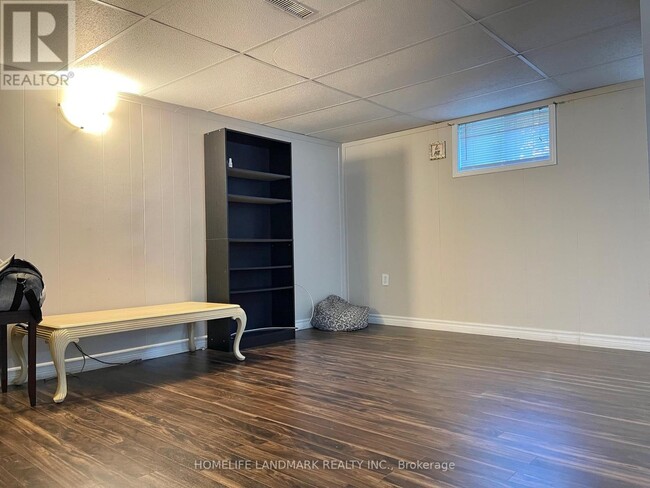 Building Photo - 31 Compton Dr