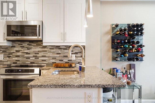 Photo du bâtiment - 272 Georgian Dr