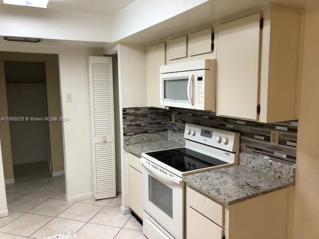 Building Photo - 9064 SW 112th Ct