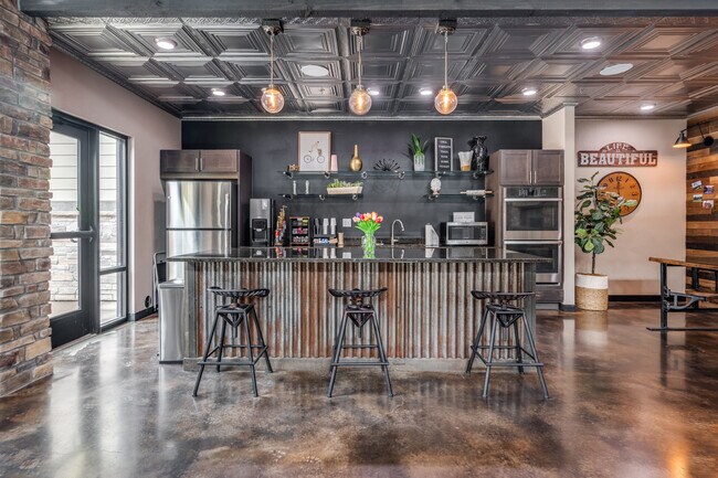 Building Photo - Timnath Trail