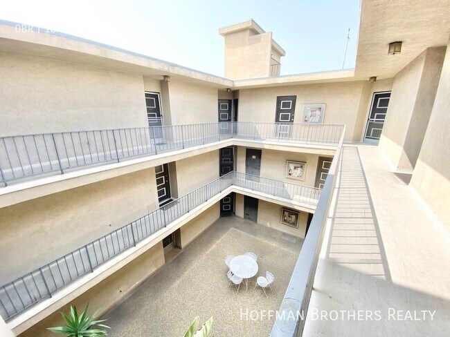 Foto del edificio - 1711 Corinth Ave