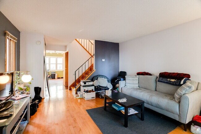 Foto del edificio - 821 Weeks Ave SE