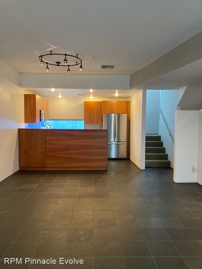 Foto del edificio - 1145 E Whitton Ave