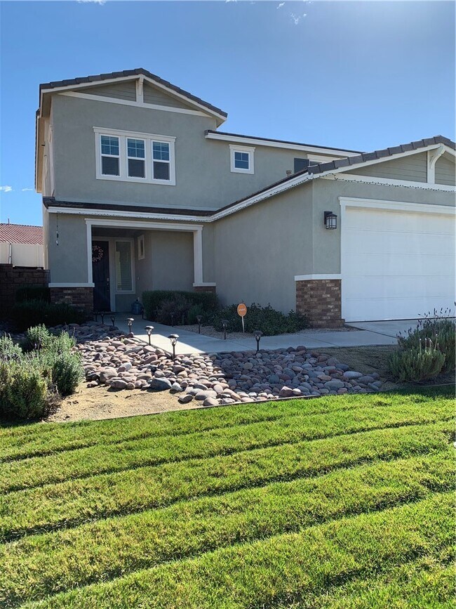Building Photo - 36475 Geranium Dr