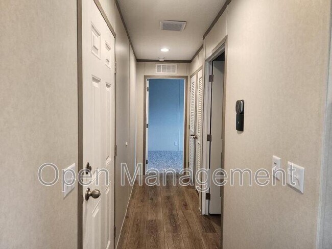 Foto del edificio - 700 S 12th St