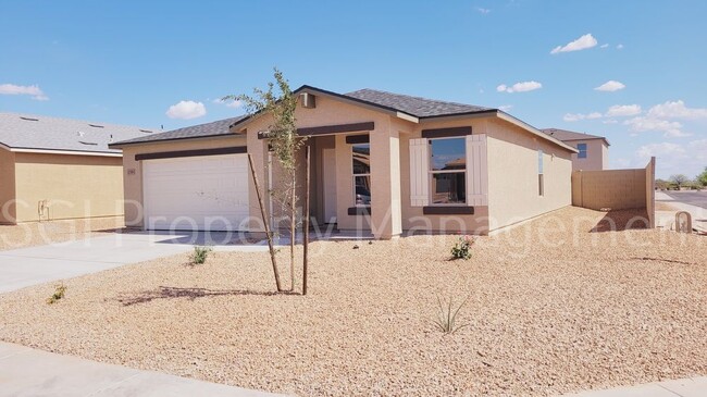 BEAUTIFUL 4 BEDROOM HOME!! photo'