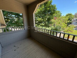 Building Photo - 179 Maple St