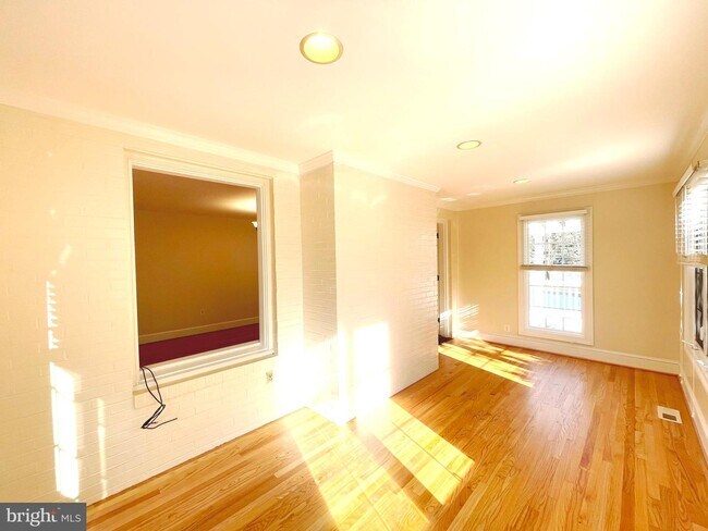 Building Photo - 4085 Hallowing Point Rd