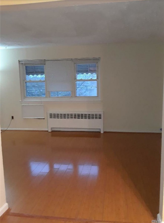Foto del edificio - 3614 Baychester Ave