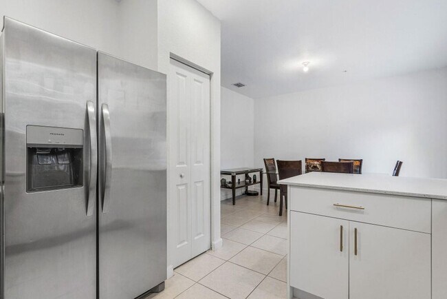 Foto del edificio - 2781 NW 55th Way