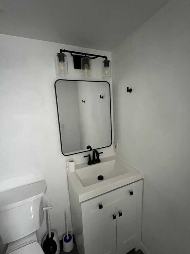 Foto del edificio - NAU ADJACENT!! One Bedroom Condo at University Meadows Available January 2026