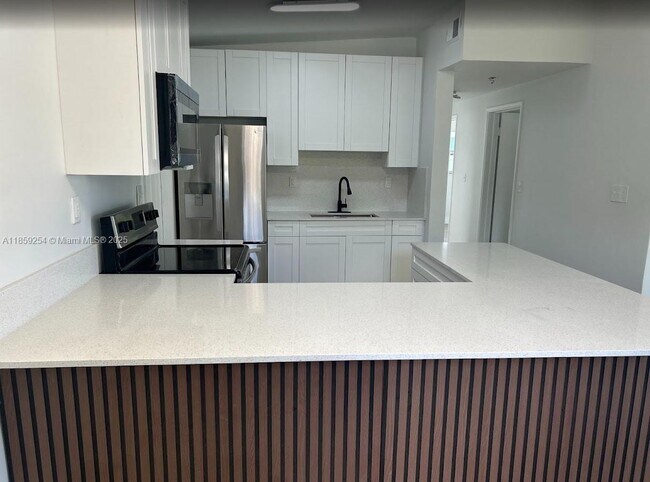 Foto del edificio - 517 NW 18th Ave