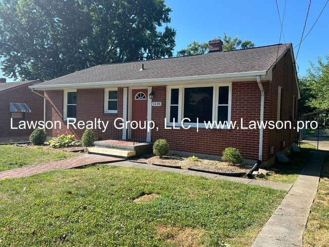 Building Photo - Three Bedroom Home - Convenient Location!